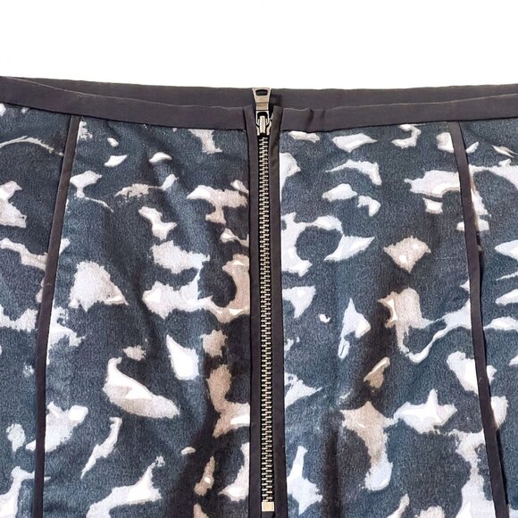 Ann Taylor Loft Abstract Pencil Skirt, Sz 8 - Picture 4 of 10